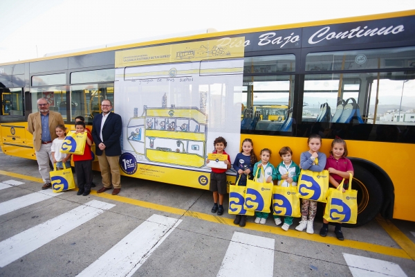 Guaguas Municipales entrega los premios a los ganadores del Concurso de Dibujo Infantil 2016 