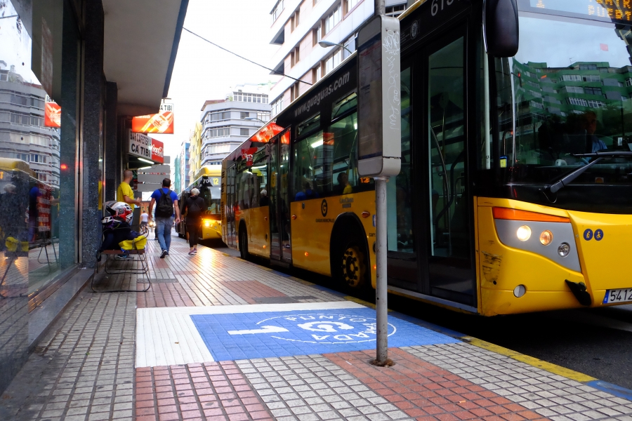 Guaguas Municipales habilita siete nuevas ‘paradas dobles accesibles’ para agilizar el embarque en zonas de gran afluencia de pasajeros