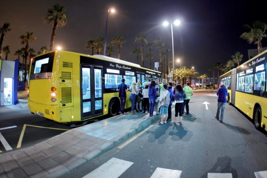 Guaguas Municipales despliega un dispositivo especial con 3.000 plazas para facilitar la asistencia a la noche de Fuegos de San Lorenzo