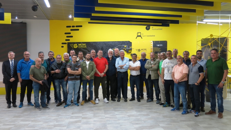 La dirección de Guaguas Municipales y el comité de empresa acuerdan la implantación gradual de las 35 horas semanales de trabajo 