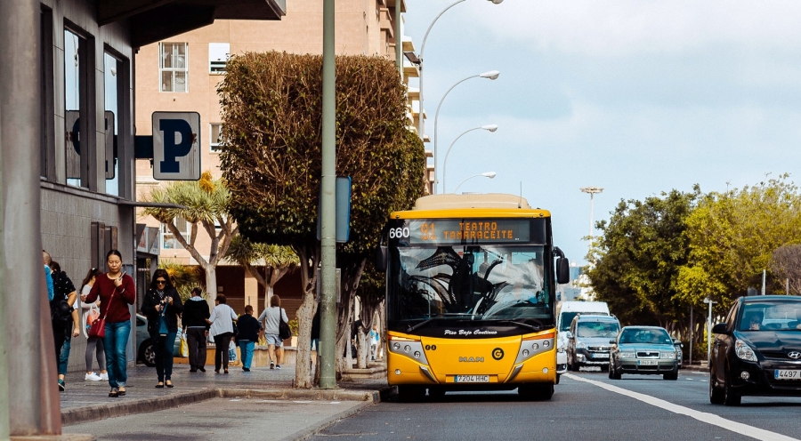 Guaguas Municipales intensifica las conexiones con el Gran Canaria Arena para facilitar la asistencia al concierto de Maluma