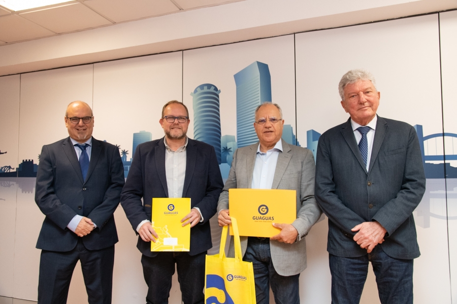 Guaguas Municipales y el Cabildo de La Gomera  facilitan la movilidad de los estudiantes gomeros afincados en la capital grancanaria