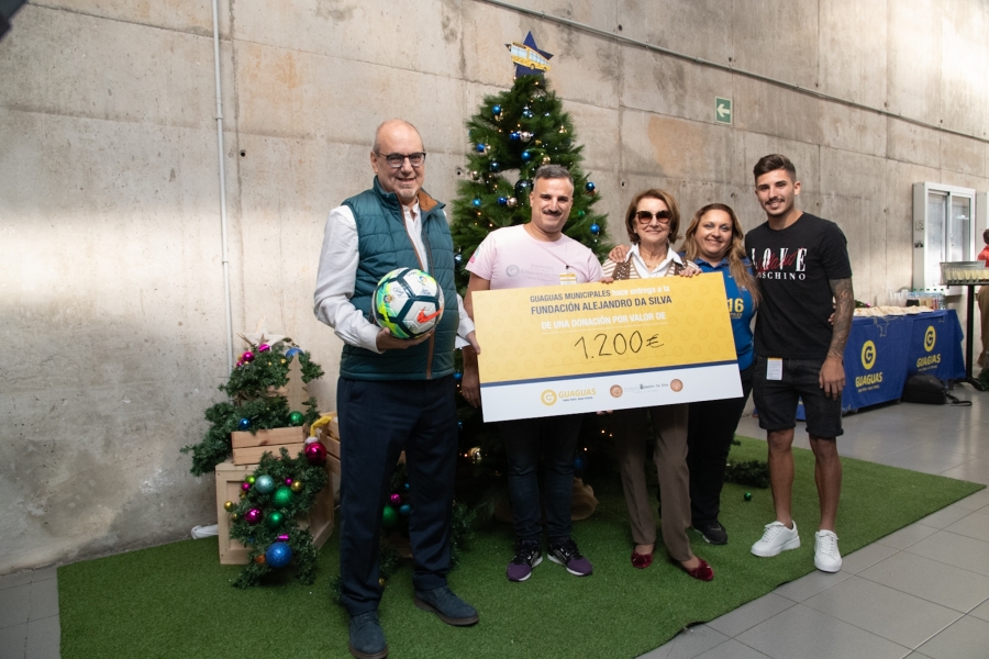 Guaguas Municipales dona a la Fundación Alejandro Da Silva contra la Leucemia su recaudación solidaria de Navidad 