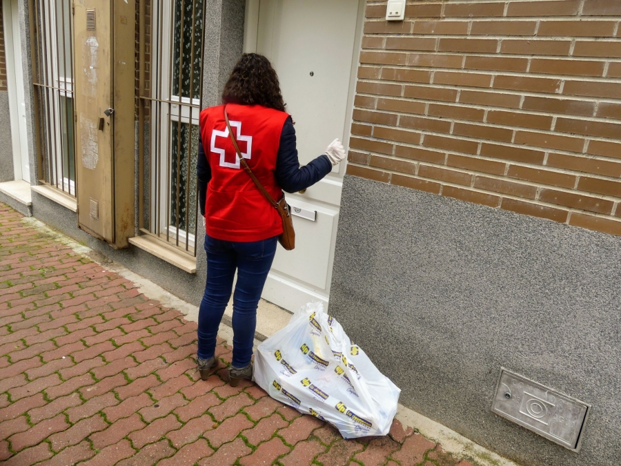 Guaguas Municipales cede bonos de transporte a Cruz Roja para facilitar su acción solidaria durante la crisis sanitaria