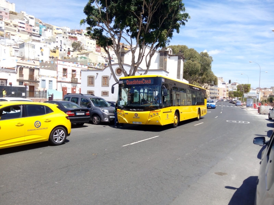 El Ayuntamiento distribuye 200 bonos de Guaguas Municipales para facilitar la movilidad de familias en situación de vulnerabilidad social     