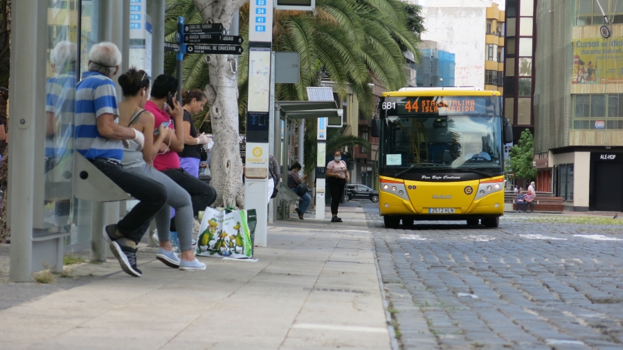 Guaguas Municipales potencia su oferta de servicio, a partir de este lunes 18, para adaptarse al repunte de viajeros 
