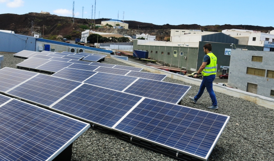 Guaguas Municipales apuesta por las energías limpias y reduce en 11 toneladas sus emisiones de dióxido de carbono en la sede central  