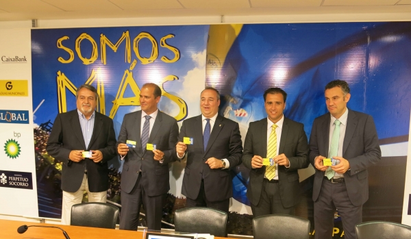 Guaguas Municipales y Global habilitan el carné de abonado de la UD Las Palmas para viajar en Transporte Público durante la próxima temporada