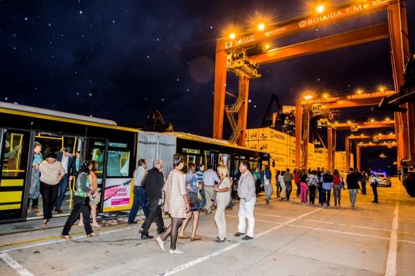 Guaguas Municipales, transporte exclusivo del concierto de la Orquesta Filarmónica de Gran Canaria en el Muelle de La Luz