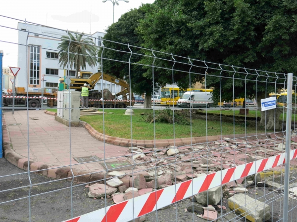 Guaguas Municipales ultima la renovación de sus principales terminales en la Ciudad con la remodelación de las ubicadas junto al Teatro y en la Plaza Manuel Becerra 