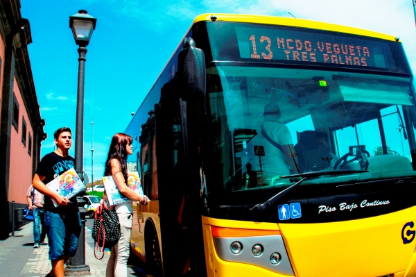 Guaguas Municipales multiplica sus usuarios más jóvenes e incrementa un 20% las recargas del Bono Estudiante en el primer semestre de 2015 respecto al mismo periodo del año anterior   