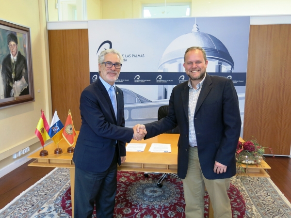 Guaguas Municipales y la Universidad suscriben un acuerdo para establecer proyectos de desarrollo cultural, científico y tecnológico  