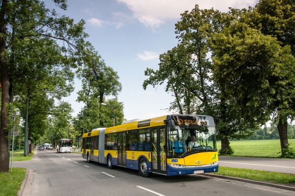 Guaguas Municipales adjudica por 2,8 millones de euros a la compañía Solaris Bus Iberia el suministro de nueve vehículos articulados destinados a las líneas de alta ocupación